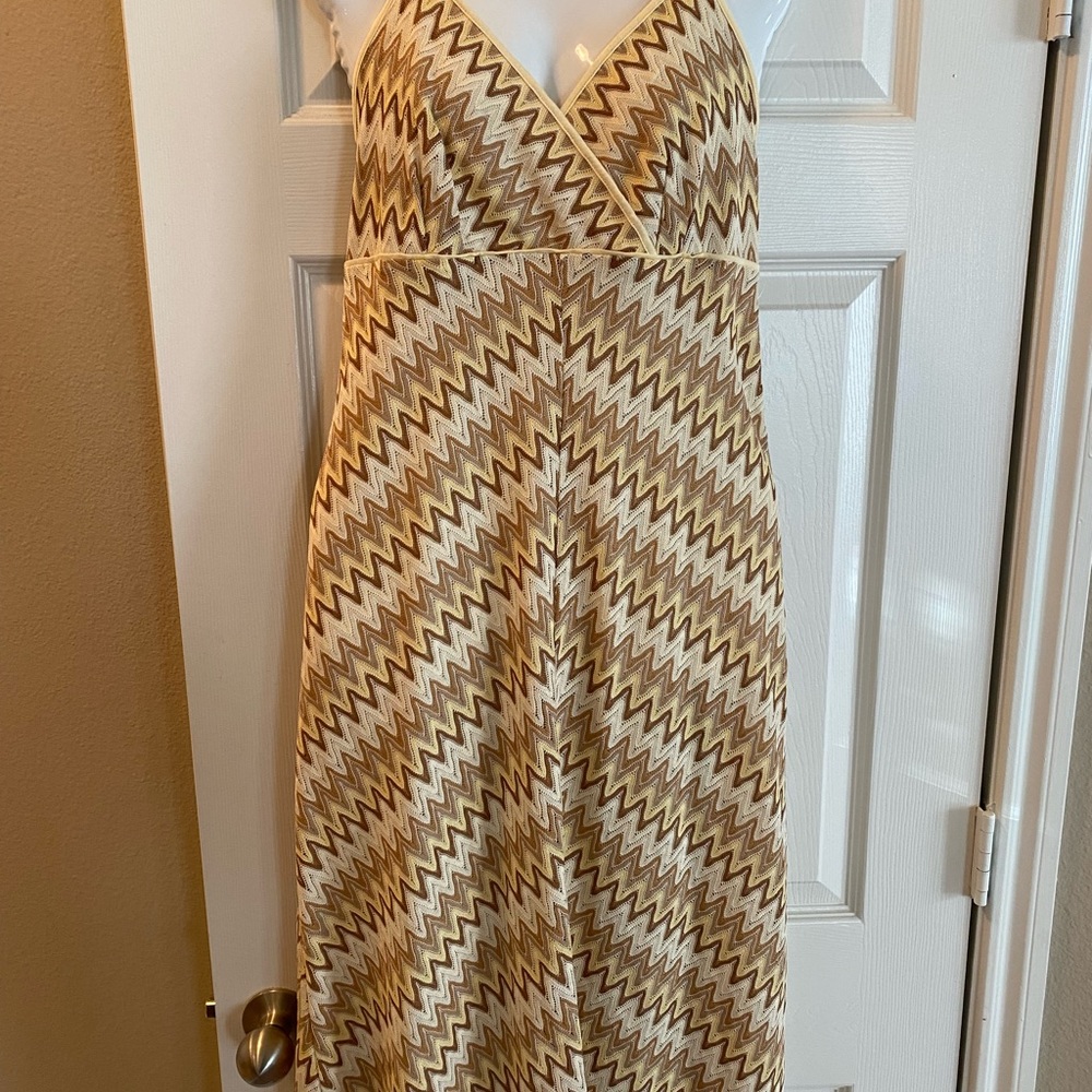 Ann Taylor Loft crochet halter dress. Size 10. Side zipper.